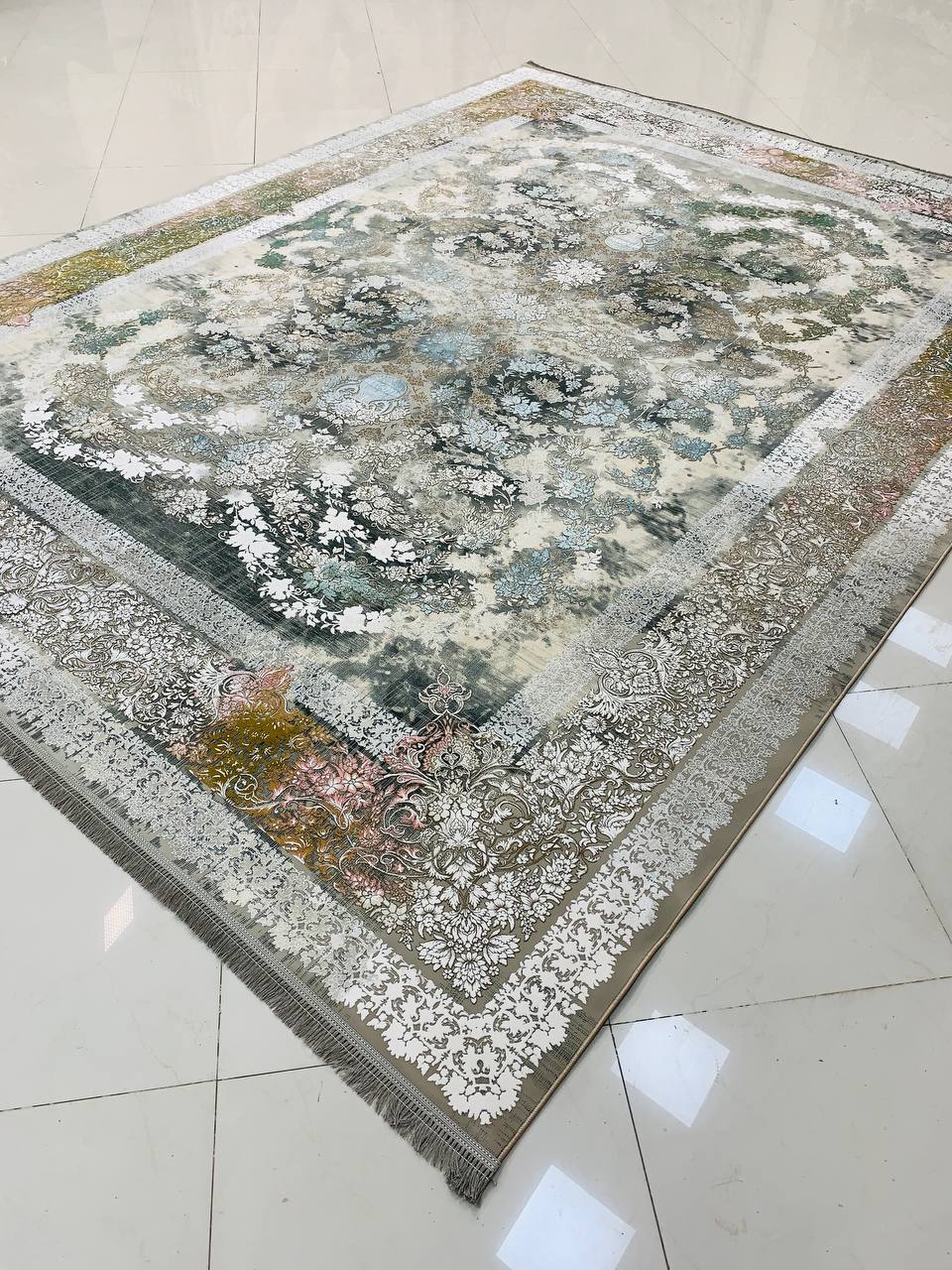 فرش رها ترمه‌ای ۱۲۰۰ شانه گل برجسته – مدرن، شیک و ماندگار