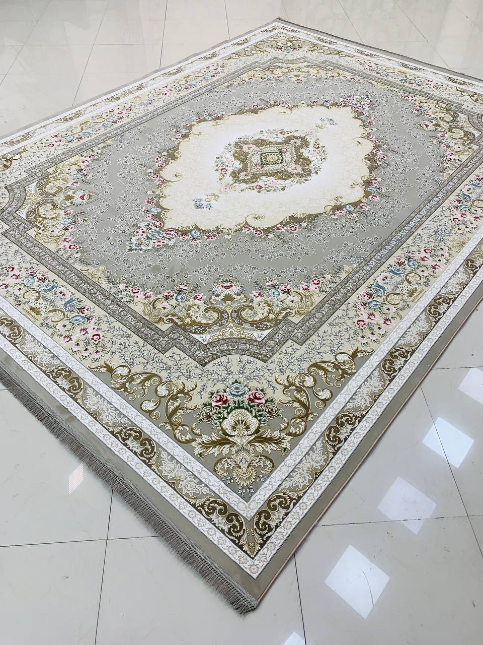 فرش مهتاب ترمه‌ای ۱۲۰۰ شانه گل برجسته با نخ اکرولیک