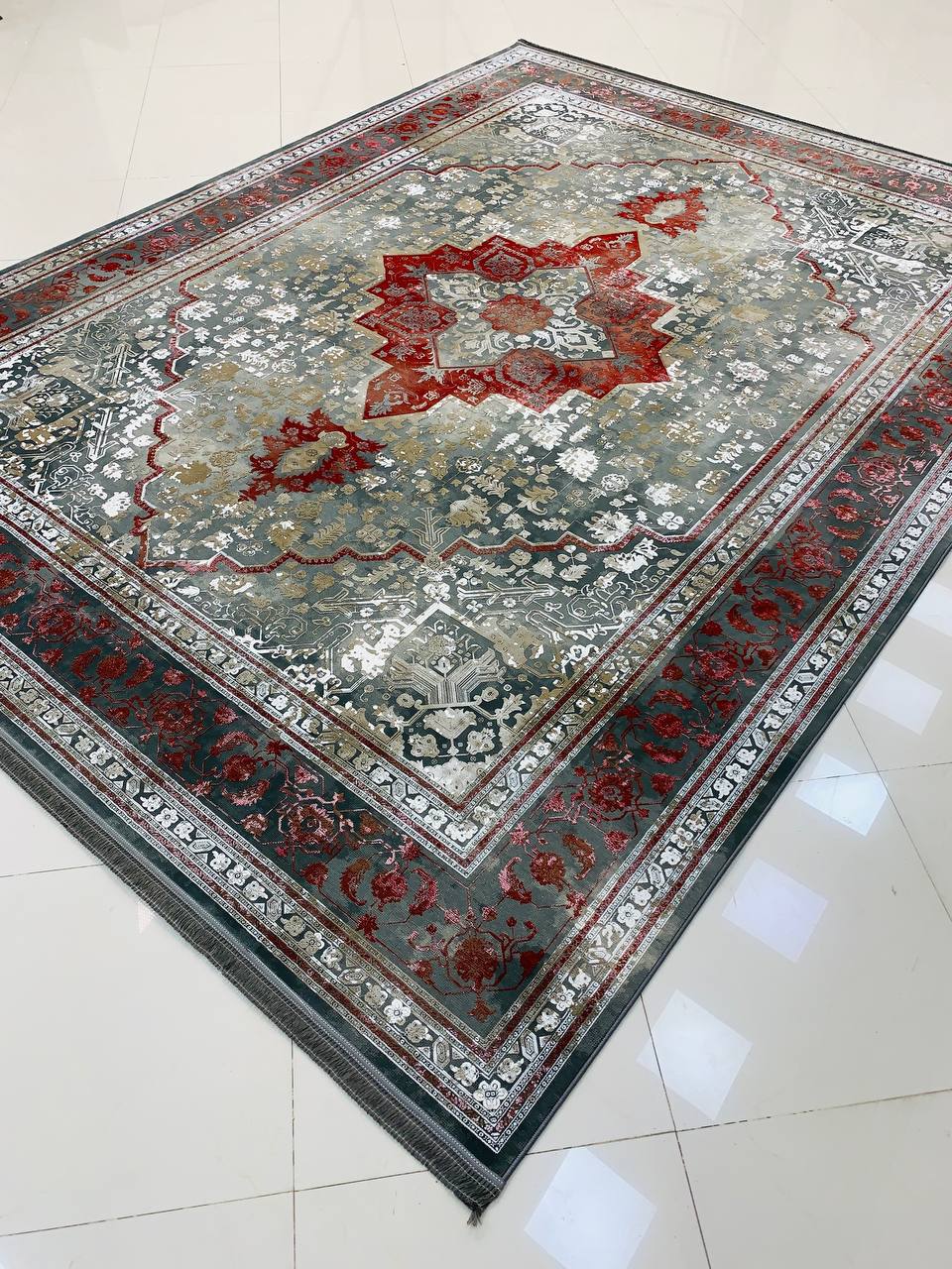 فرش ۱۲۰۰ شانه هریس دودی گل برجسته محصولی خاص وبینظیر